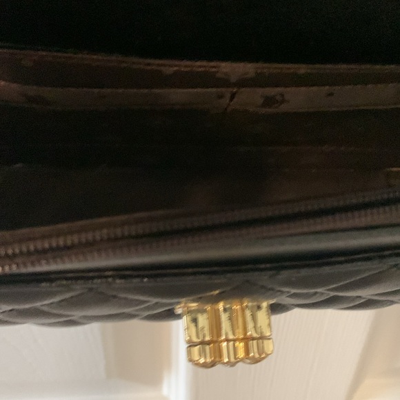 Crossbody - Picture 5 of 8